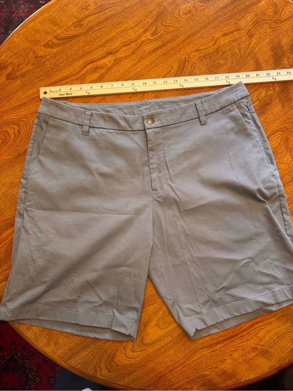 lululemon athletica Men's Light Gray Flat-Front Shorts